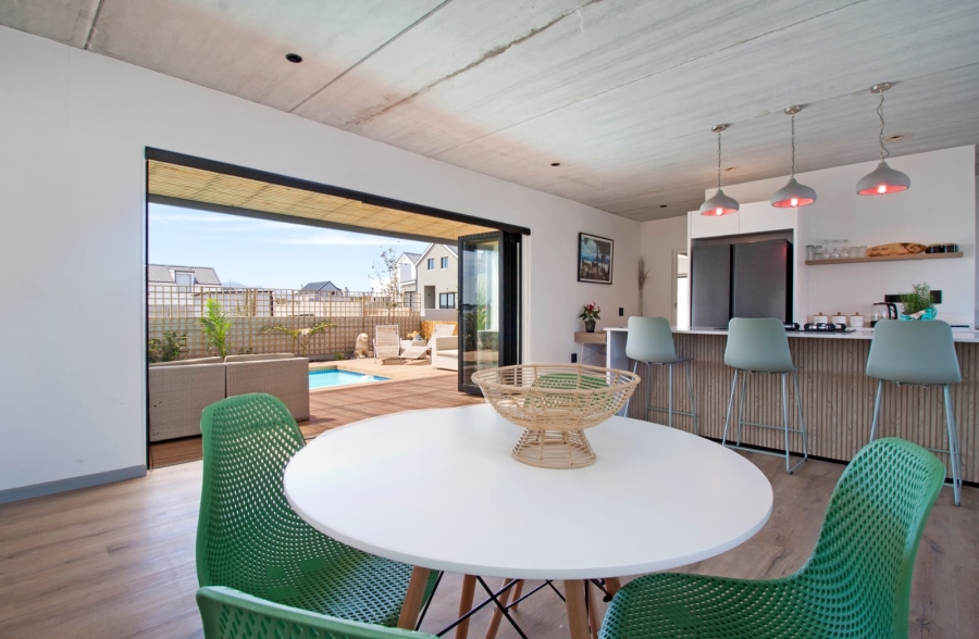 4 Bedroom Property for Sale in Kommetjie Western Cape